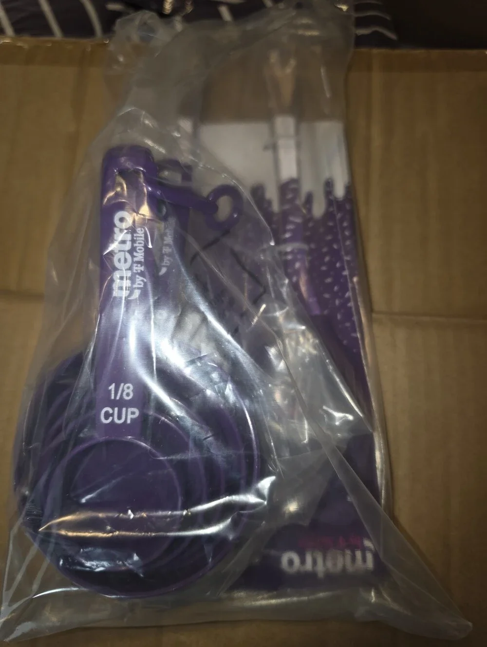 Metro By T-Mobile Spatula Set And Measuring Cups